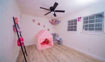 107 W Purdom Ave, Alvarado, TX 76009