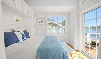 106 King Philip Ave, Bristol, RI 02809