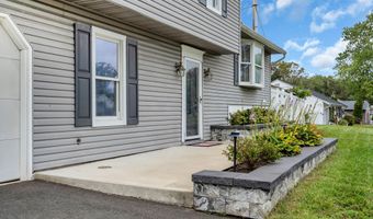 41 Deck St, Barnegat, NJ 08005