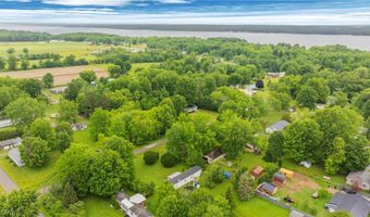 6886 Lindsley Ave, Andover, OH 44003
