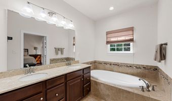 25079 CHAFEE Cir, Aldie, VA 20105