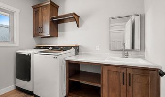 N9239 LAURA Street, Appleton, WI 54915