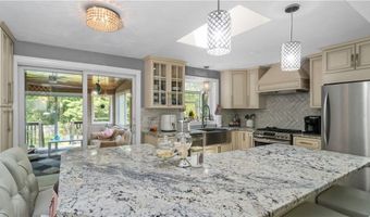 14 Deer Run Dr, Coventry, RI 02816
