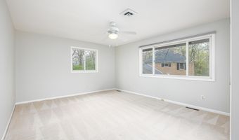 3949 Waldenwood Dr, Ann Arbor, MI 48105
