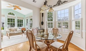 10 Pierhead Dr, Barnegat, NJ 08005