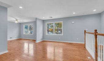 575 Clinton Ave, Belford, NJ 07718