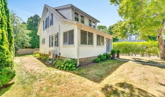 114 Rodman St, Narragansett, RI 02882