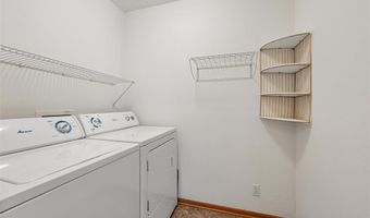 4255 Eisenhower Ln 17, Ames, IA 50010