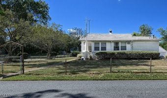 52 Riveredge Rd, Bayonne, NJ 07035