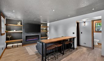 805 SE 2nd St, Ankeny, IA 50021