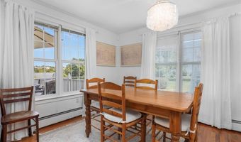 44 Bliss Mine Rd 10, Middletown, RI 02842