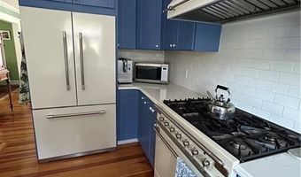 7 Verndale Cir, Bristol, RI 02809