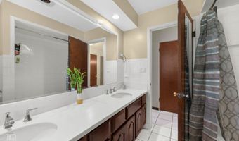 641 E Belmont Ave, Addison, IL 60101