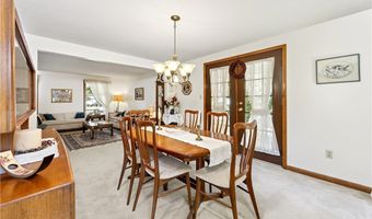 3 Carleton Ct, Amherst, NY 14221