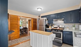 310 N Woodhill Dr, Amherst, OH 44001