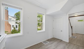 53 Prospect St, Bloomfield, CT 06002