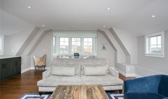 25 Dearborn St 2, Newport, RI 02840