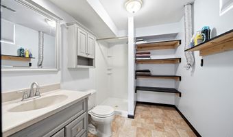240 E Park Dr, Auburn, KS 66402