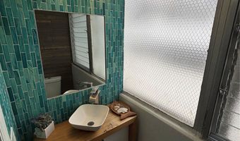 931 University Ave 304, Honolulu, HI 96826