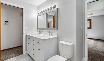 2407 S CLOVER Ln, Appleton, WI 54915
