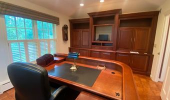 2 Tunxis Pl, Cheshire, CT 06410