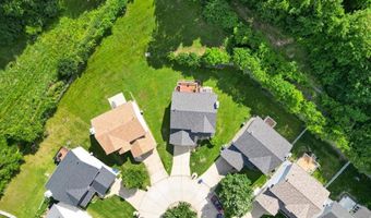 567 Brook Meadow Dr, Ballwin, MO 63021