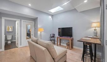 833 19TH St NE 3, Washington, DC 20002