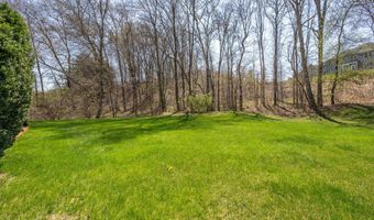 75 Orleton Ct, Cheshire, CT 06410