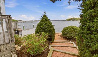507 County Rd, Barrington, RI 02806