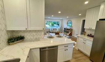1496 Newport Rd, Ann Arbor, MI 48103