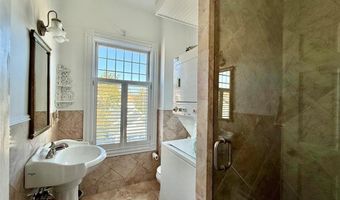 20 Berkeley Ave 3, Newport, RI 02840