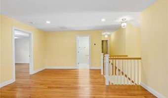 221 Wickford Ct 221, North Kingstown, RI 02852