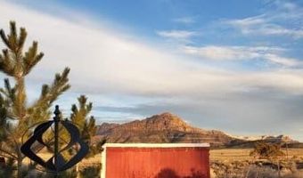 105 N COYOTE Rd, Apple Valley, UT 84737