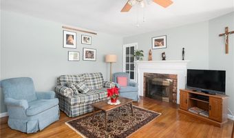 7 Restmere Ter, Middletown, RI 02842