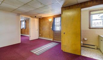 21 Beacon St, Johnston, RI 02919