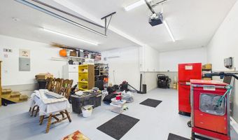 23 Elmwood Dr, Berkley, MA 02779