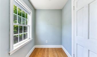 172 Hoyt Ave, East Providence, RI 02916
