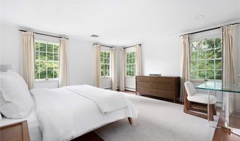 215 Watch Hill Dr, East Greenwich, RI 02818