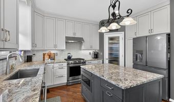 1249 Arbor Bluff Cir, Ballwin, MO 63021