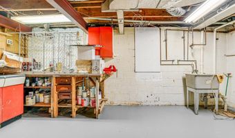 8230 GREGORY Dr, Alexandria, VA 22309