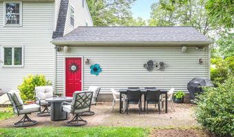 207 Diane Ln, Bristol, CT 06010