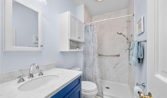 146 Bay View Ave, Bristol, RI 02809