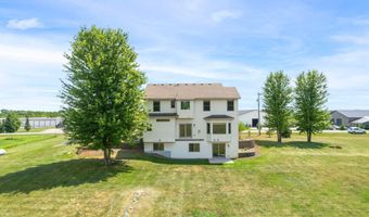 9352 67th St NW, Annandale, MN 55302