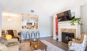 249 AFTON Sq 211, Altamonte Springs, FL 32714
