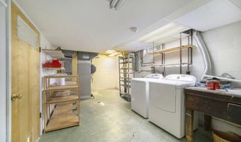 2225 Tilsby Ct, Ann Arbor, MI 48103