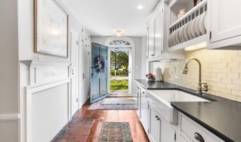 113 Ashland St, Abington, MA 02351