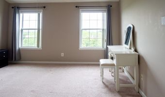 1819 KENWOOD Ave 303, Alexandria, VA 22302