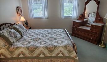 15 Hammersmith Rd 33, Newport, RI 02840