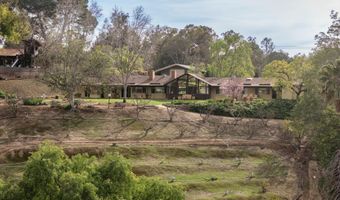 230 Avocado Pl, Camarillo, CA 93010