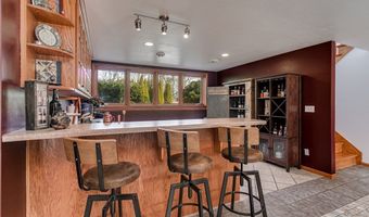 E7009 Jackson Rd, Algoma, WI 54201